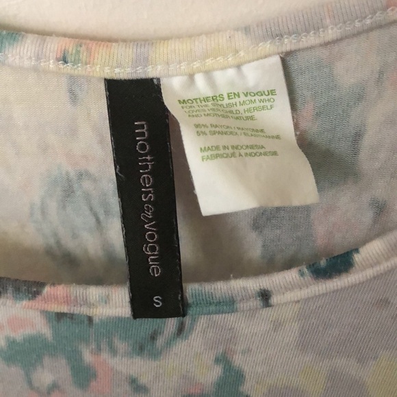 Grey Sleeveless Maternity Top with Discreet Nursing Access - Picture 2 of 5